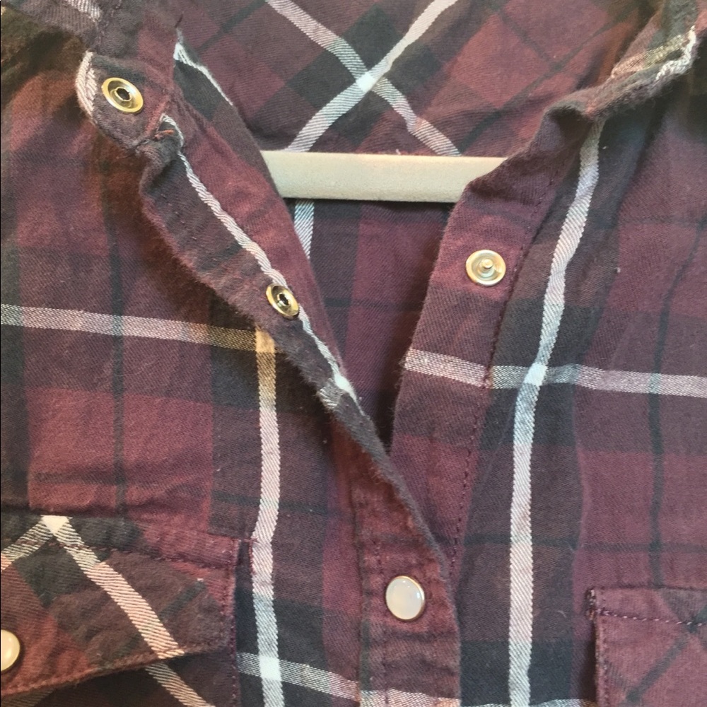 Buttonup - Picture 2 of 2